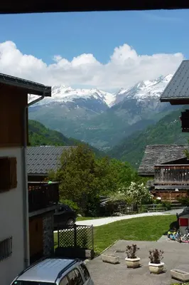 Vue générale sur la montagne ou vue sur la montagne depuis l'appartement
