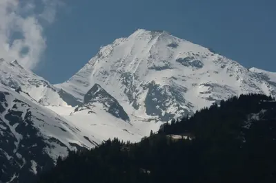 Vue générale sur la montagne ou vue sur la montagne depuis l'appartement