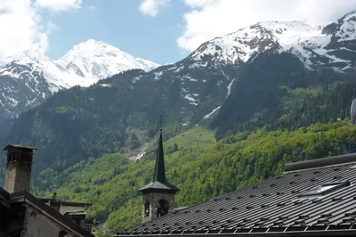 Vue générale sur la montagne ou vue sur la montagne depuis l'appartement
