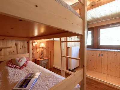 Un ou plusieurs lits dans un hébergement de l'établissement Apartment Grand Roc - Val Claret-1 by Interhome