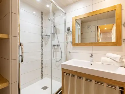 Salle de bains dans l'établissement Apartment Grand Roc - Val Claret-1 by Interhome