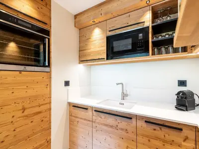 Cuisine ou kitchenette dans l'établissement Apartment Les Cimes - Le Lac by Interhome