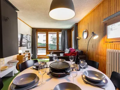Coin salon dans l'établissement Apartment Le Pramecou - Val Claret-15 by Interhome
