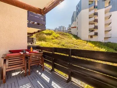 Balcon ou terrasse dans l'établissement Apartment Le Pramecou - Val Claret-15 by Interhome