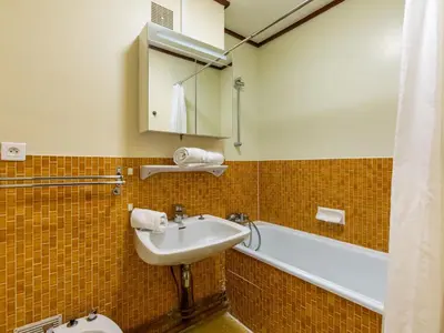 Salle de bains dans l'établissement Apartment Le Pramecou - Val Claret-15 by Interhome