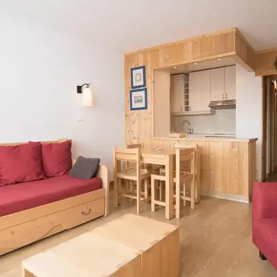 Studio de Luxe 30m² près des Pistes avec Balcon et Wifi - FR-1-449-47
