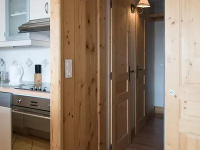 Cuisine ou kitchenette dans l'établissement Charmant 2 pièces à Tignes, vue montagne, Wifi, près des pistes - FR-1-449-53