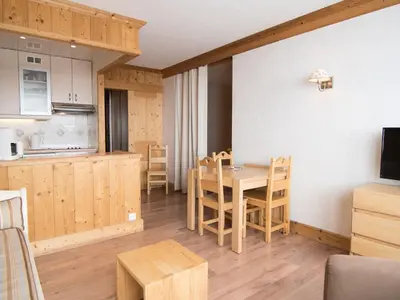 Cuisine ou kitchenette dans l'établissement Charmant 2 pièces à Tignes, vue montagne, Wifi, près des pistes - FR-1-449-53