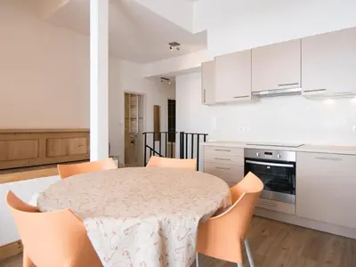 Cuisine ou kitchenette dans l'établissement Duplex rénové 3 pièces au pied des pistes avec WiFi à Tignes - FR-1-449-70