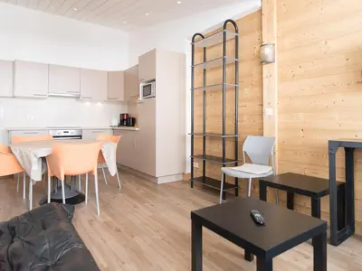 Cuisine ou kitchenette dans l'établissement Duplex rénové 3 pièces au pied des pistes avec WiFi à Tignes - FR-1-449-70