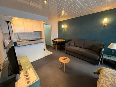 Cuisine ou kitchenette dans l'établissement Studio sud/ouest à Tignes avec accès ski et wifi - FR-1-449-73