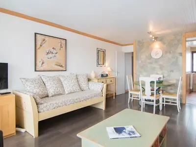 Télévision ou salle de divertissement dans l'établissement 2 pièces luxe, ski aux pieds, balcon sud/ouest - FR-1-449-98