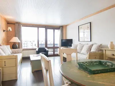 Télévision ou salle de divertissement dans l'établissement 2 pièces luxe, ski aux pieds, balcon sud/ouest - FR-1-449-98
