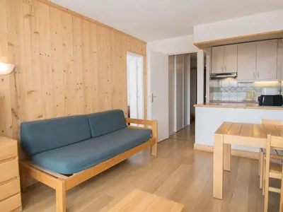 Cuisine ou kitchenette dans l'établissement Deux pièces sud-ouest, balcon, WiFi gratuit, proche pistes à Tignes - FR-1-449-120