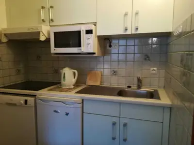 Cuisine ou kitchenette dans l'établissement Appartement 2 pièces, 4-6 pers, Wi-Fi, proche pistes à Tignes - FR-1-449-141