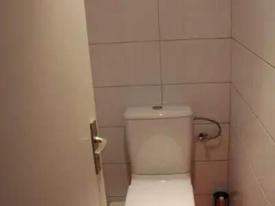 Salle de bains dans l'établissement Confort 2 pièces près des pistes avec WiFi - FR-1-449-164