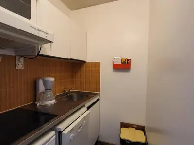 Cuisine ou kitchenette dans l'établissement Appartement cosy à Tignes, 2 pièces, balcon sud, proche pistes - FR-1-449-167