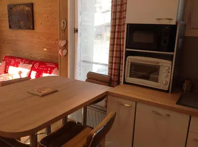 Cuisine ou kitchenette dans l'établissement Prariond 5