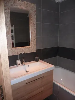 Salle de bains dans l'établissement Prariond 5