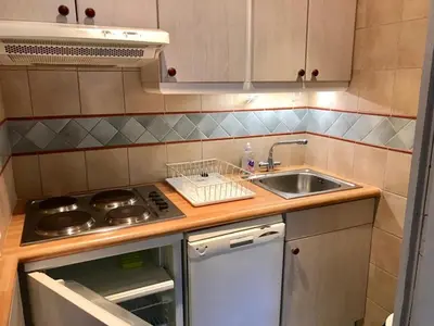 Cuisine ou kitchenette dans l'établissement Studio cosy à Tignes avec balcon et wifi, proche des pistes - FR-1-449-1