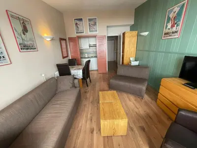 Télévision ou salle de divertissement dans l'établissement Studio cosy sud-ouest à 500m des pistes avec Wifi, balcon - FR-1-449-16