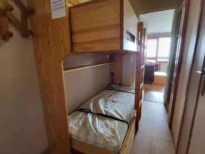 Un ou plusieurs lits dans un hébergement de l'établissement Studio cosy sud-ouest à 500m des pistes avec Wifi, balcon - FR-1-449-16