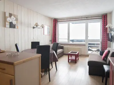 Coin salon dans l'établissement Appartement Sud/Ouest 2P, 500m des pistes, Wi-Fi, Val-Claret - FR-1-449-20