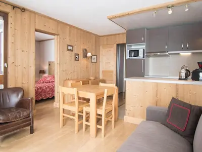 Cuisine ou kitchenette dans l'établissement Appartement 2 pièces à 500m des pistes - WiFi inclus - FR-1-449-21
