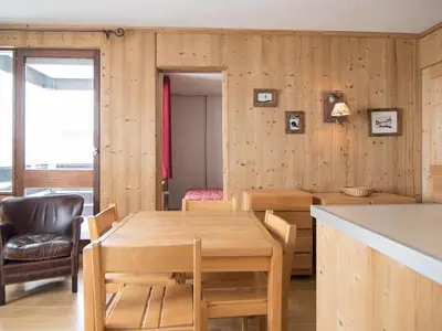 Coin salon dans l'établissement Appartement 2 pièces à 500m des pistes - WiFi inclus - FR-1-449-21