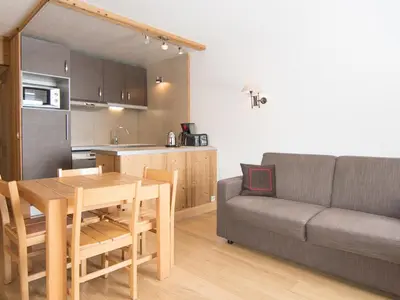 Cuisine ou kitchenette dans l'établissement Appartement 2 pièces à 500m des pistes - WiFi inclus - FR-1-449-21