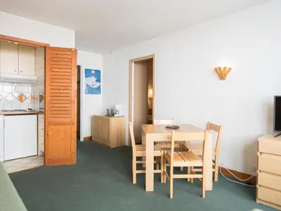 Cuisine ou kitchenette dans l'établissement Appartement 2 pièces sud/ouest avec Wifi, proche pistes - FR-1-449-157