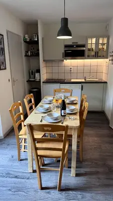 Cuisine ou kitchenette dans l'établissement Aux portes du parc national de la Vanoise Appartement Termignon Val Cenis avec Wifi