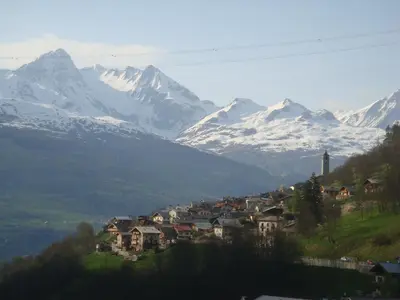 Vue générale sur la montagne ou vue sur la montagne depuis l'appartement