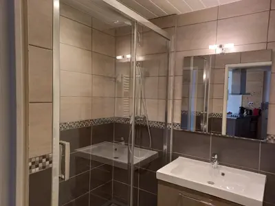 Salle de bains dans l'établissement Deux pièces sud-ouest à Tignes, 5 couchages - FR-1-449-7
