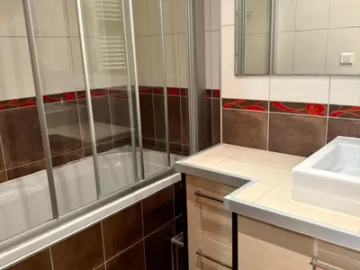 Salle de bains dans l'établissement Duplex 4 pièces à 20m des pistes, 3 chambres - FR-1-449-24