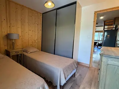 Un ou plusieurs lits dans un hébergement de l'établissement Duplex 4 pièces à 20m des pistes, 3 chambres - FR-1-449-24