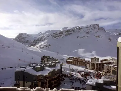 Vue générale sur la montagne ou vue sur la montagne depuis l'appartement