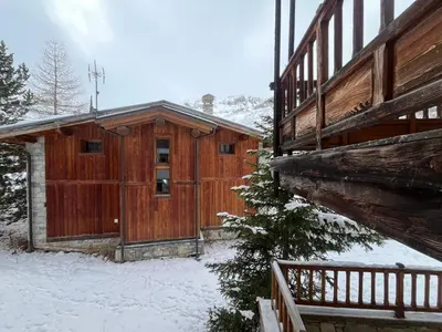 L'établissement Chalet - Apt 5pax au pied des pistes - parking - skiroom - cheminée - balcons en hiver