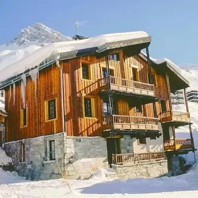 Chalet - Apt 5pax au pied des pistes - parking - skiroom - cheminée - balcons