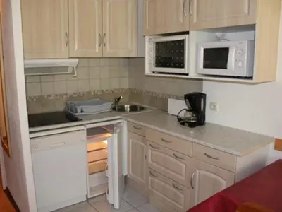 Cuisine ou kitchenette dans l'établissement Studio 25m² au pied des pistes avec balcon, Tignes - FR-1-449-8