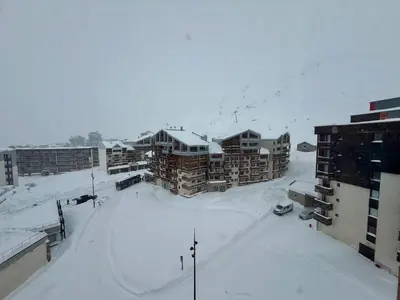 L'établissement Studio à Tignes, au pied des pistes, balcon et télé - FR-1-449-14 en hiver