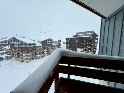 L'établissement Studio à Tignes, au pied des pistes, balcon et télé - FR-1-449-14 en hiver