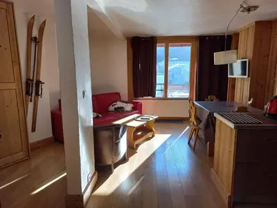 Cuisine ou kitchenette dans l'établissement Charmant 2 pièces rénové au pied des pistes, exposé Sud, pour 6 personnes - FR-1-449-30