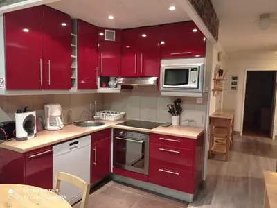 Cuisine ou kitchenette dans l'établissement Appartement 3 pièces rénové, 65 m², à 100 m des pistes - FR-1-449-60