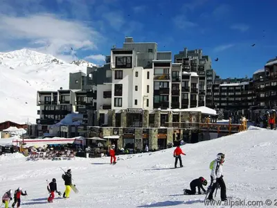 L'établissement Deux Pièces Atypique à 20m des Pistes avec Parking Inclus - FR-1-449-65 en hiver