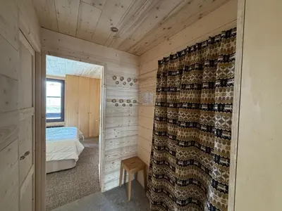 Un ou plusieurs lits dans un hébergement de l'établissement 2 pièces sud/ouest, ski aux pieds, 6 pers, WiFi - FR-1-449-78