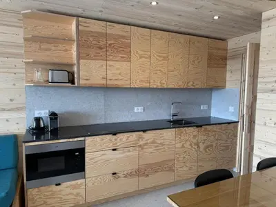 Cuisine ou kitchenette dans l'établissement 2 pièces sud/ouest, ski aux pieds, 6 pers, WiFi - FR-1-449-78