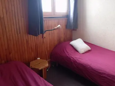 Un ou plusieurs lits dans un hébergement de l'établissement 2 pièces exposé sud, ski aux pieds, Tignes - FR-1-449-83