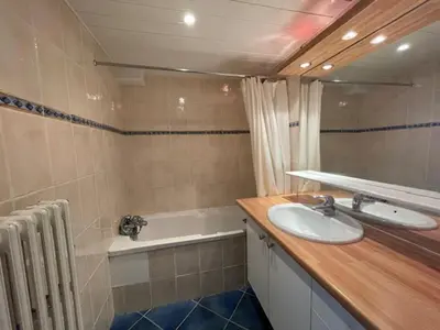 Salle de bains dans l'établissement 2 pièces exposé sud, ski aux pieds, Tignes - FR-1-449-83