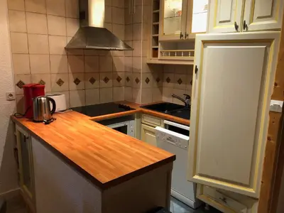 Cuisine ou kitchenette dans l'établissement Studio Luxe 30 m², ski au pied, balcon, idéal pour 4 personnes à Tignes - FR-1-449-87